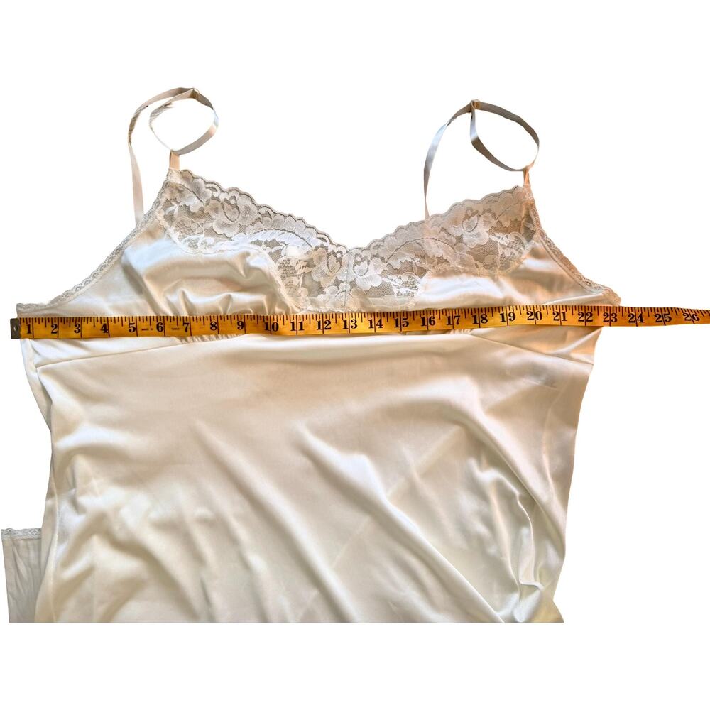 Vintage Vassarette Nylon Full Slip 1970s Lace V-Bodice Ivory Size 44 - Picture 12 of 14